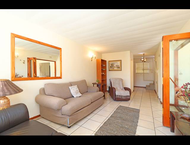 3 BEDROOM TOWNHOUSE FOR SALE IN FAIRLAND